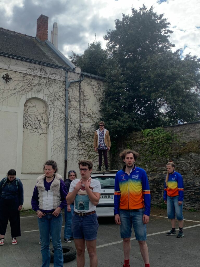 Une pièce de théâtre à la maison Farman
