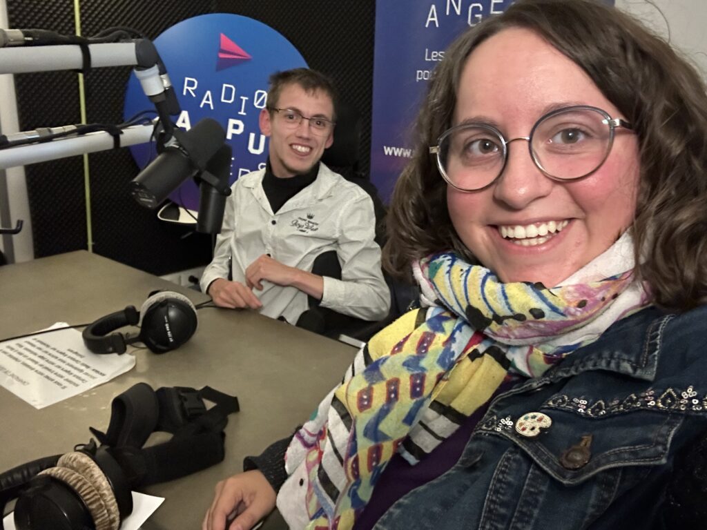 Rayon d&rsquo;Actions – une émission de radio qui vise à sensibiliser aux enjeux de l&rsquo;inclusion.